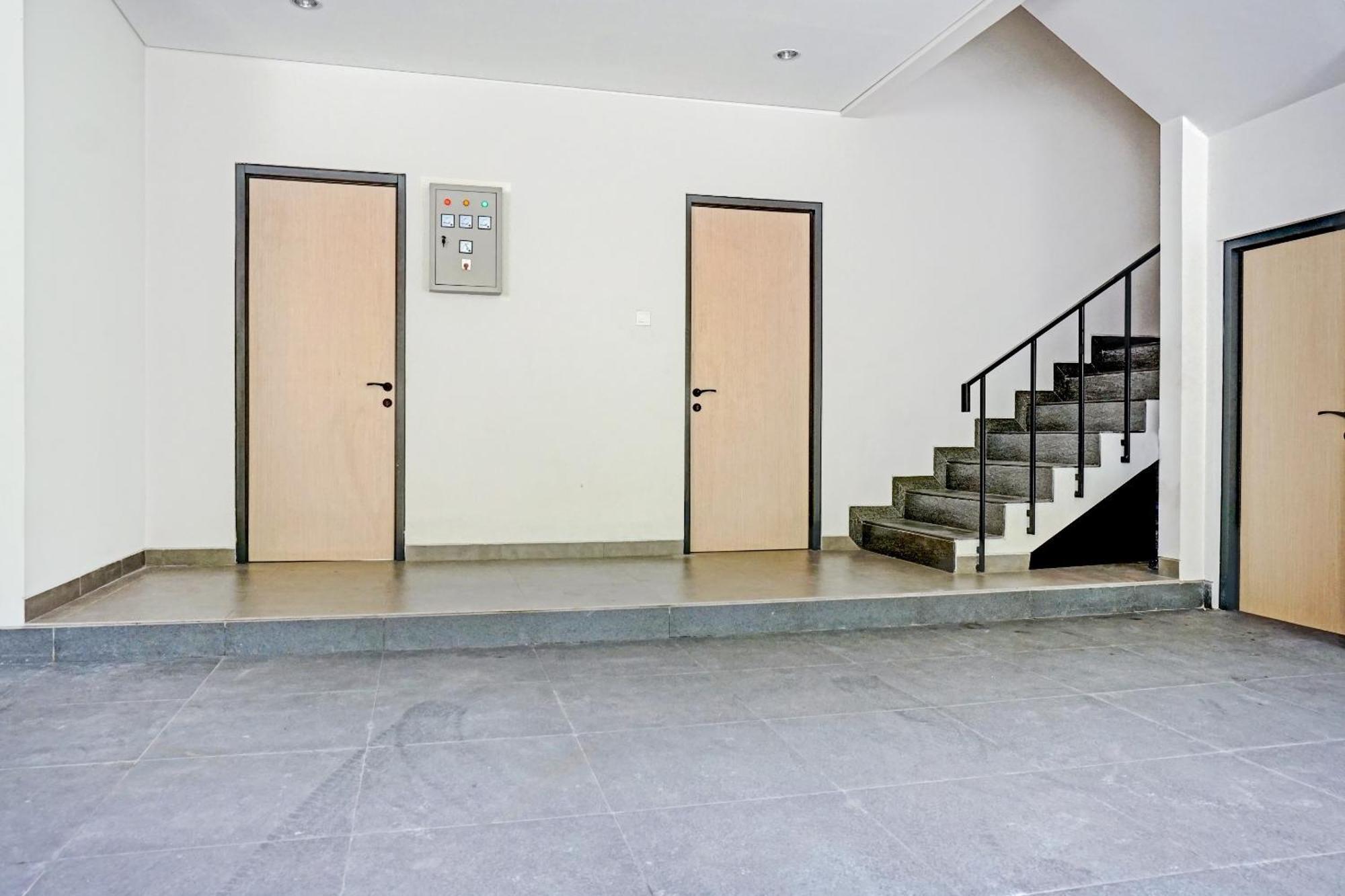 Super Oyo Capital O 90635 Tango Juliet Residence 자카르타 외부 사진