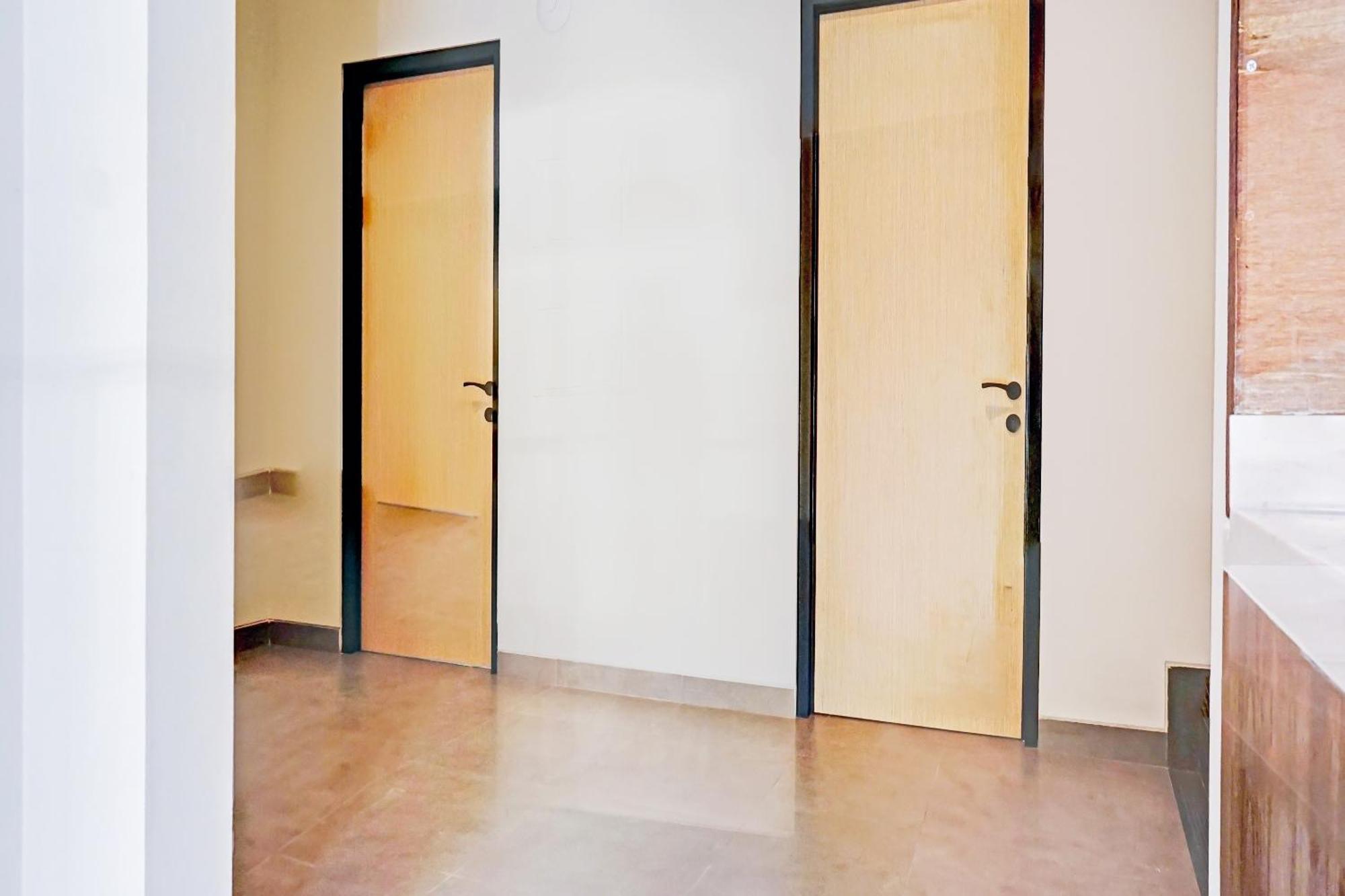 Super Oyo Capital O 90635 Tango Juliet Residence 자카르타 외부 사진
